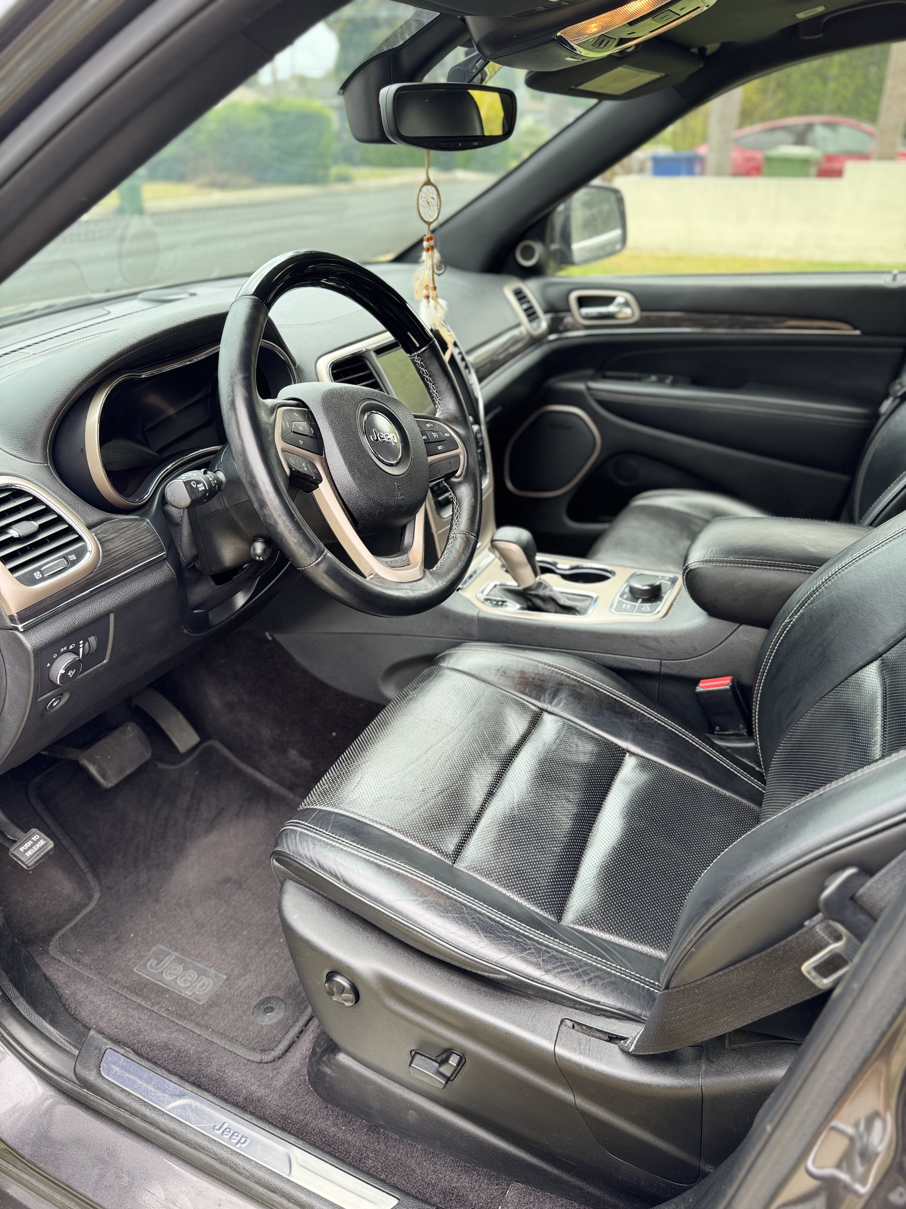 Used 2017 Jeep Grand Cherokee Overland AWD/4WD image 21