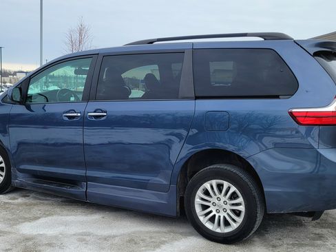 Used 2015 Toyota Sienna XLE image 15