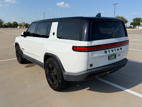 Used 2023 Rivian R1S Adventure AWD/4WD image 10