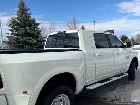 Used 2018 RAM 3500 Laramie Longhorn image 9
