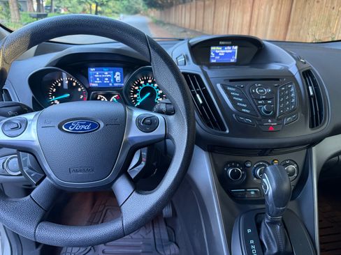 Used 2014 Ford Escape S FWD image 10