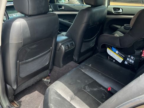 Used 2015 INFINITI Q40 w/ Moonroof Package RWD image 9
