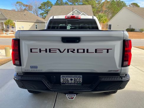 Used 2024 Chevrolet Colorado ZR2 w/ ZR2 Convenience Package III image 8