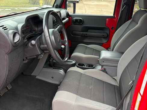 Used 2007 Jeep Wrangler Unlimited X image 8