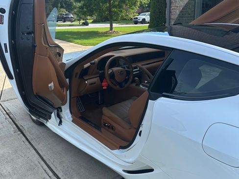 Used 2018 Lexus LC 500 Coupe w/ Touring Package RWD image 17