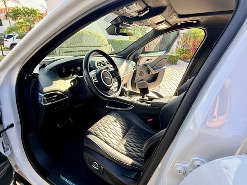 Used 2020 Jaguar F-PACE SVR AWD/4WD image 13