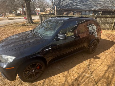 Used 2011 BMW X5 M image 9