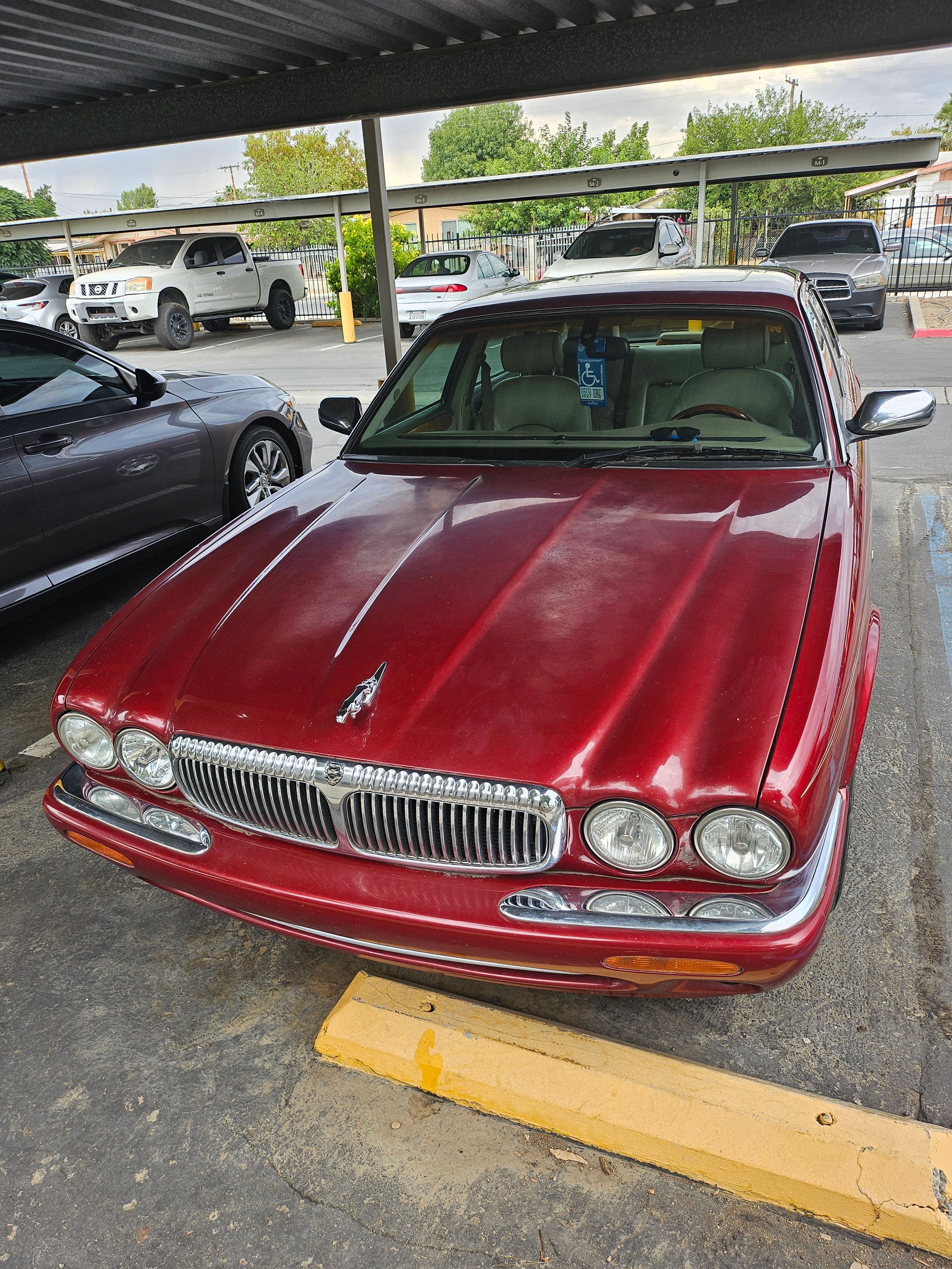 Used 2001 Jaguar XJ Vanden Plas RWD image 1