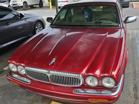 Used 2001 Jaguar XJ Vanden Plas image 2