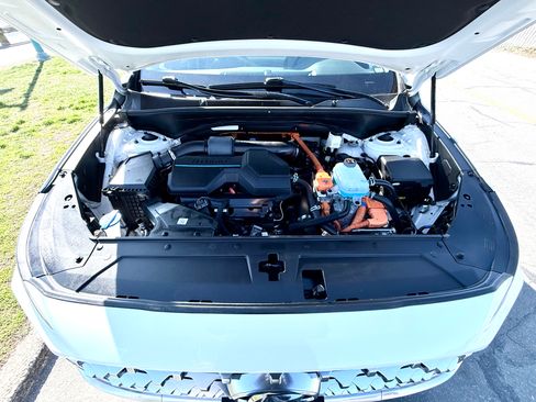 Used 2022 Hyundai Santa Fe SEL Convenience w/ Cargo Package image 15