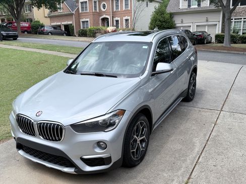 Used 2018 BMW X1 sDrive28i w/ Convenience Package FWD image 4
