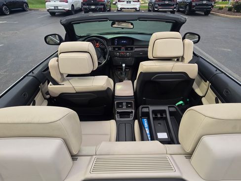 Used 2013 BMW 335i Convertible image 14