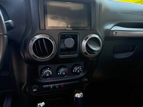 Used 2013 Jeep Wrangler Sport w/ Connectivity Group AWD/4WD image 11