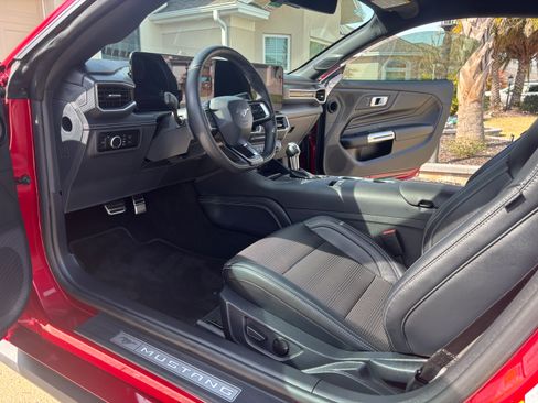 Used 2024 Ford Mustang GT Premium image 16