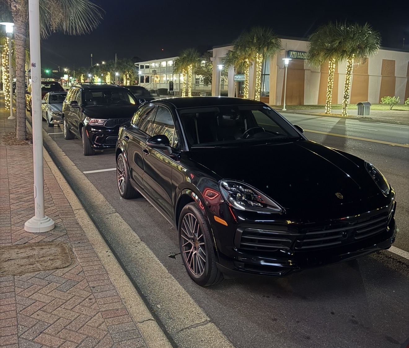 Used 2023 Porsche Cayenne Platinum Edition AWD/4WD image 1