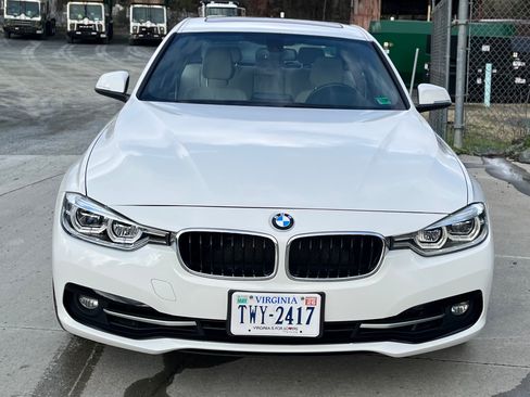 Used 2016 BMW 340i xDrive Sedan AWD/4WD image 6