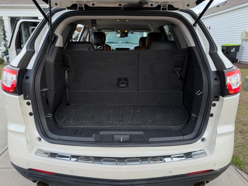 Used 2015 Chevrolet Traverse LTZ image 4