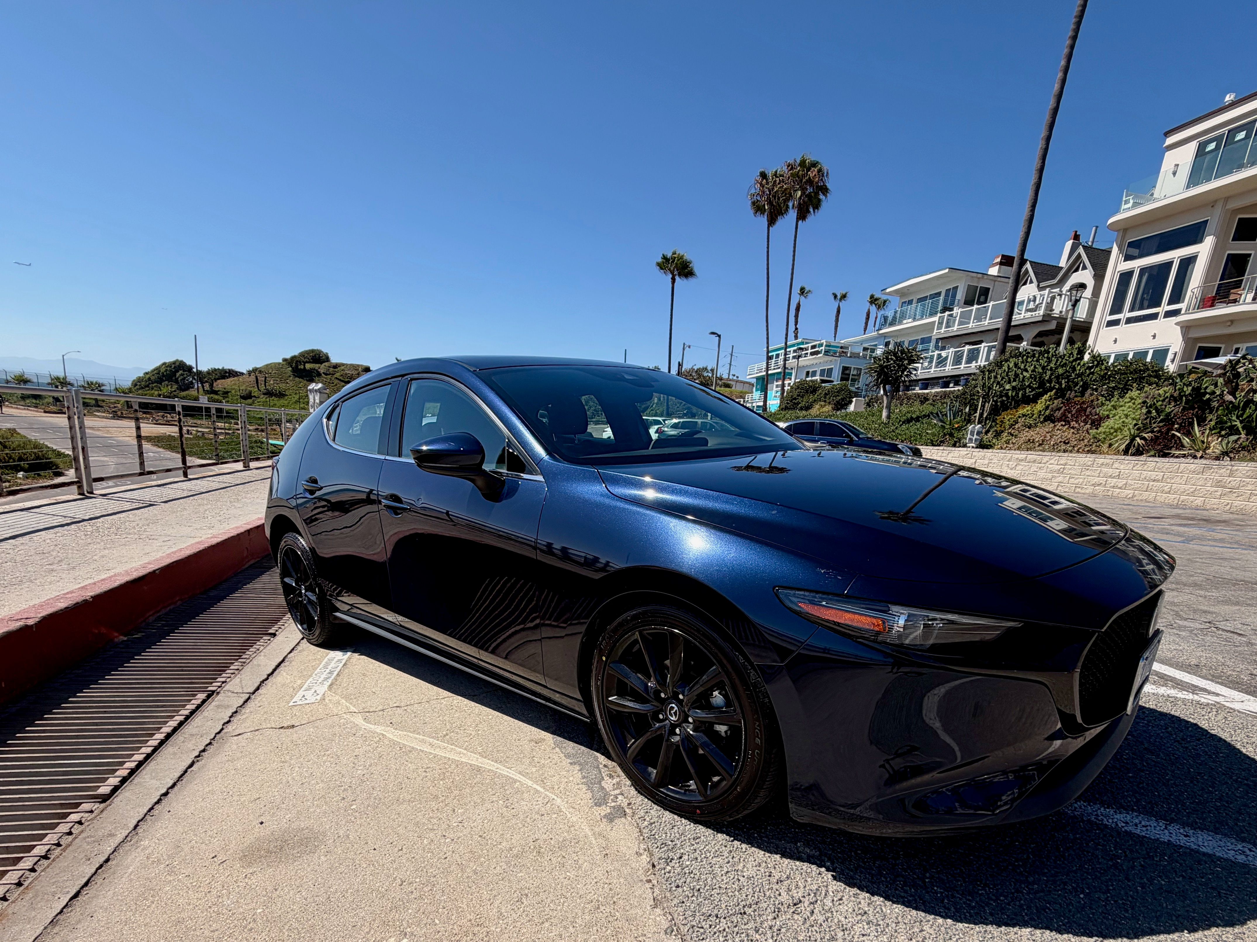 Used 2020 MAZDA MAZDA3 Hatchback w/ Premium Package FWD image 6