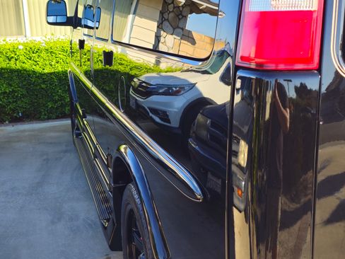 Used 2014 GMC Savana 1500 Van 3D image 4