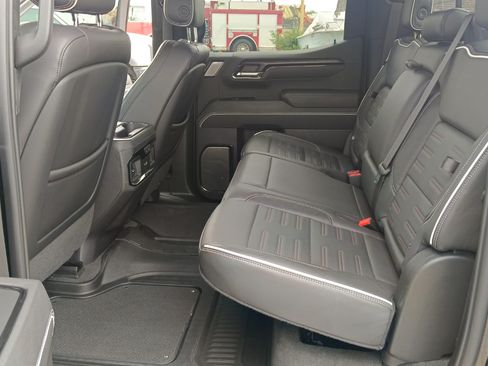 Used 2024 GMC Sierra 1500 AT4X AWD/4WD image 10