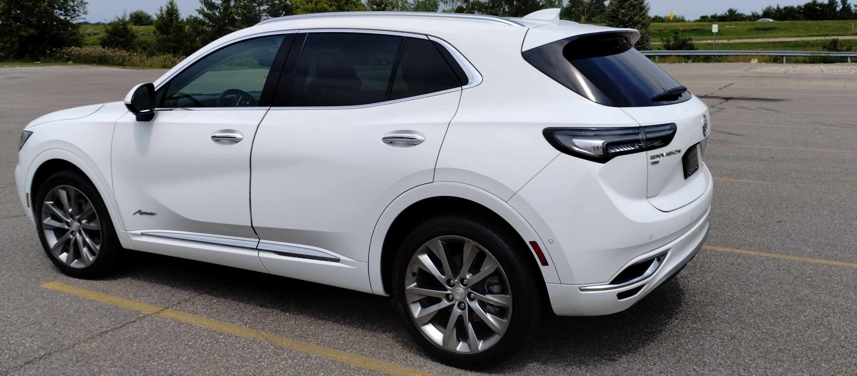 Used 2021 Buick Envision Avenir w/ Technology Package II AWD/4WD image 5