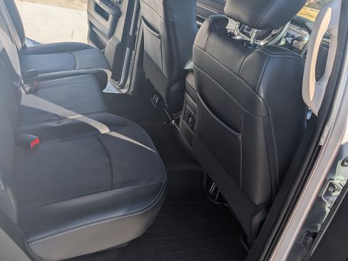 Used 2017 RAM 2500 Laramie w/ Sport Appearance Group image 9