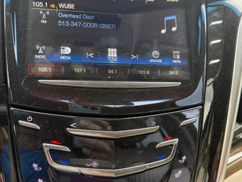 Used 2020 Cadillac Escalade Premium Luxury AWD/4WD image 6
