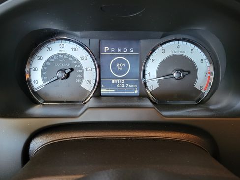 Used 2011 Jaguar XF image 10