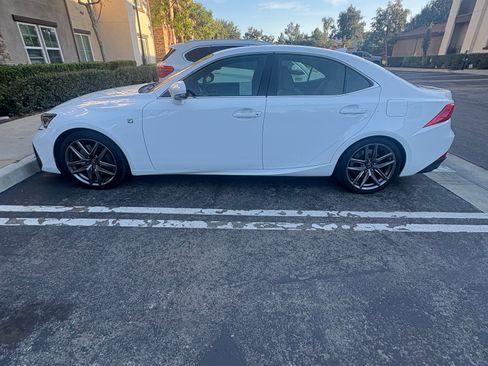 Used 2018 Lexus IS 300 F Sport image 4