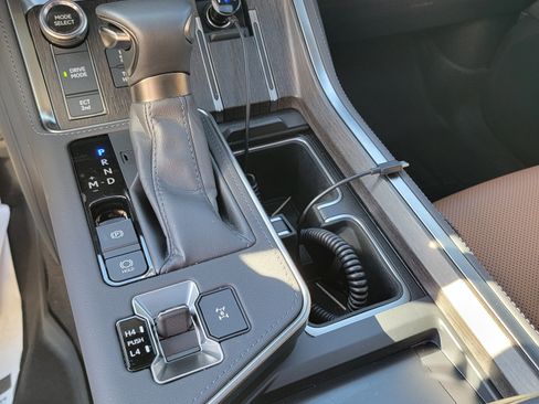 Used 2024 Lexus GX 550 image 13