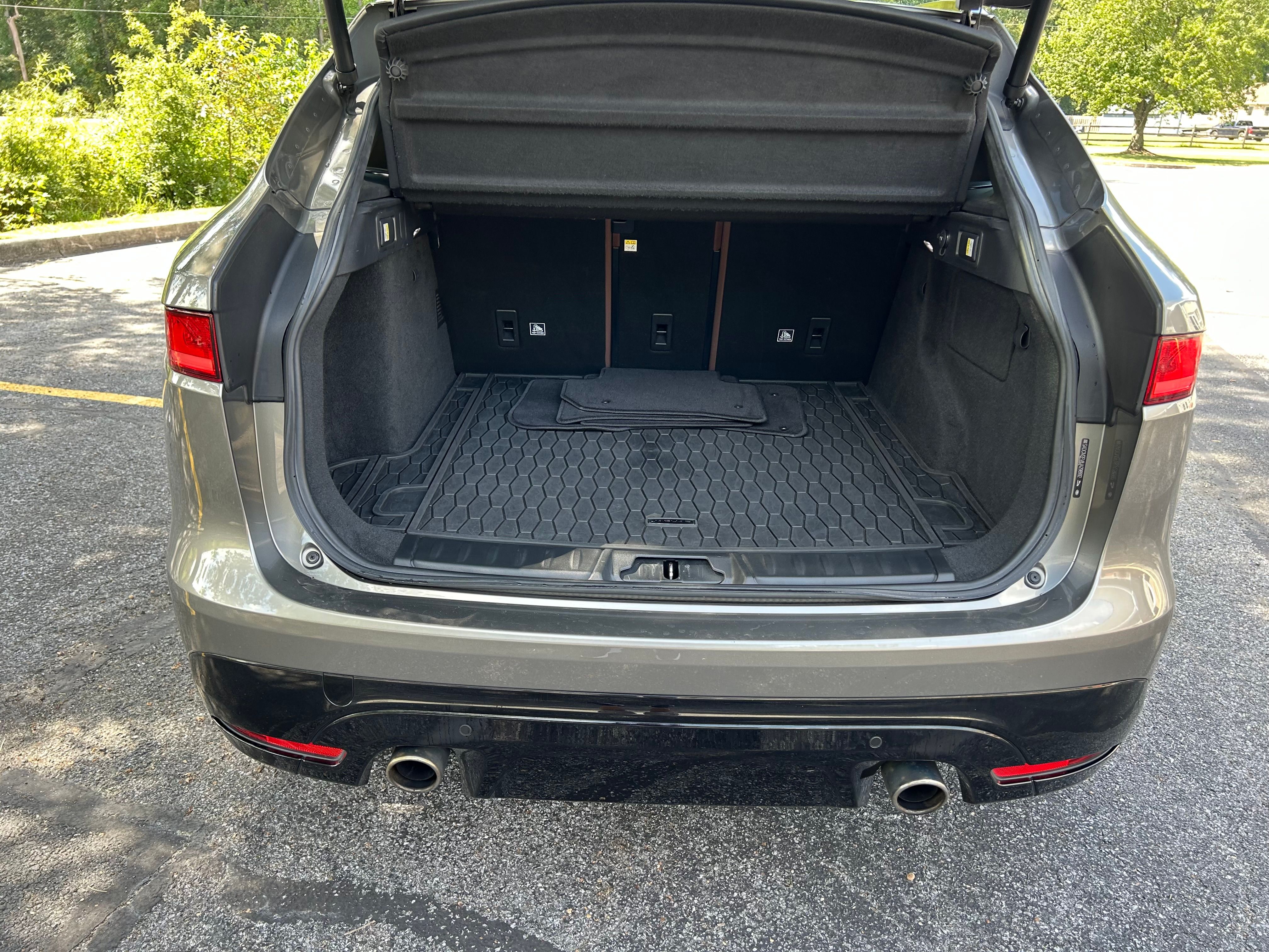 Used 2018 Jaguar F-PACE S AWD/4WD image 12