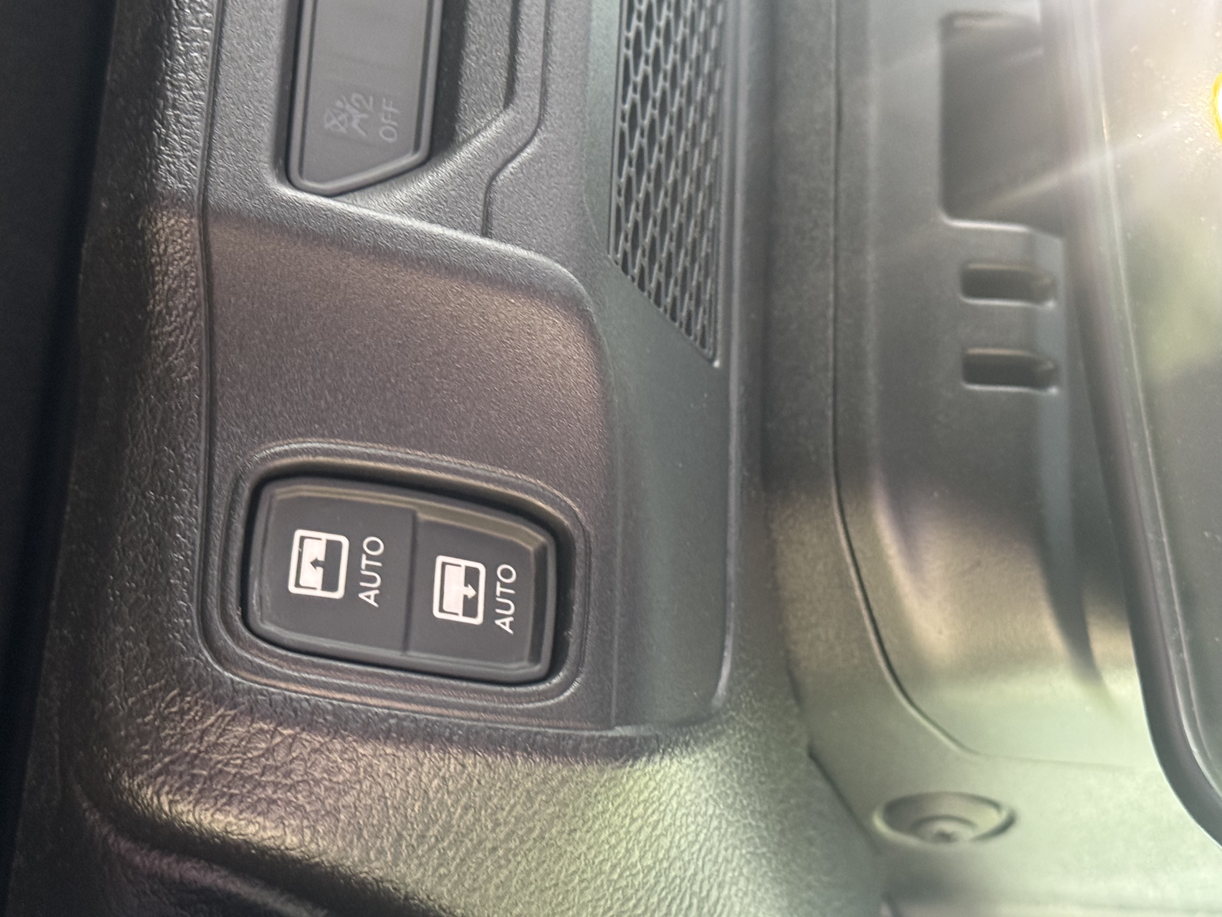 Used 2025 Jeep Wrangler Unlimited Sport AWD/4WD image 6