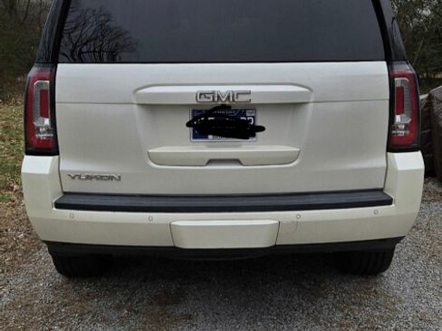 Used 2015 GMC Yukon SLT w/ Open Road Package image 6