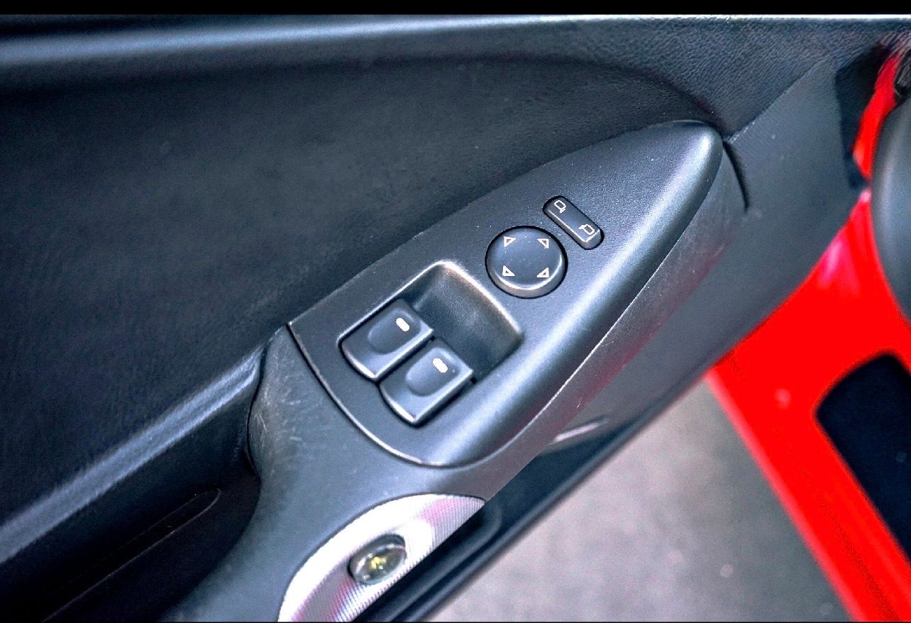 Used 2005 Chevrolet Corvette Convertible w/ Preferred Equipment Group RWD image 12