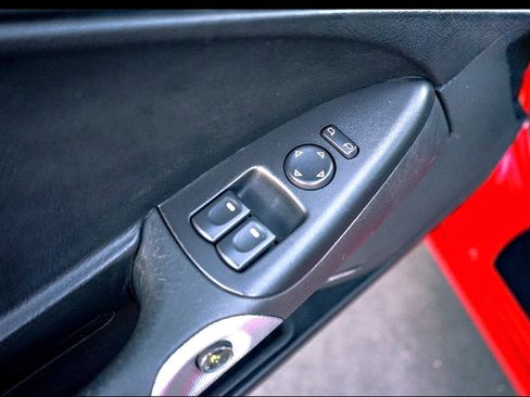 Used 2005 Chevrolet Corvette Convertible w/ Preferred Equipment Group RWD image 12