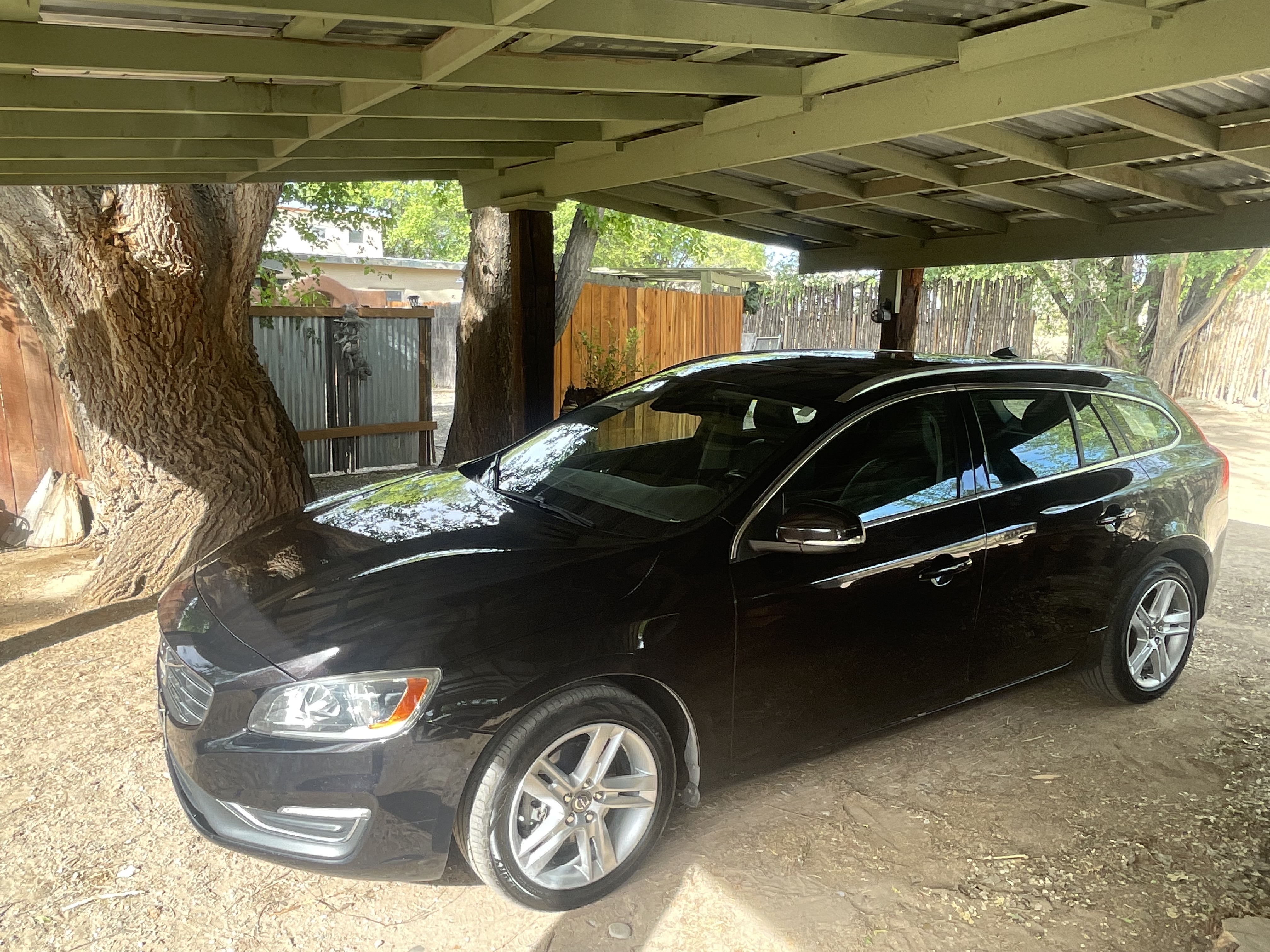 Used 2015 Volvo V60 T5 Premier FWD image 2