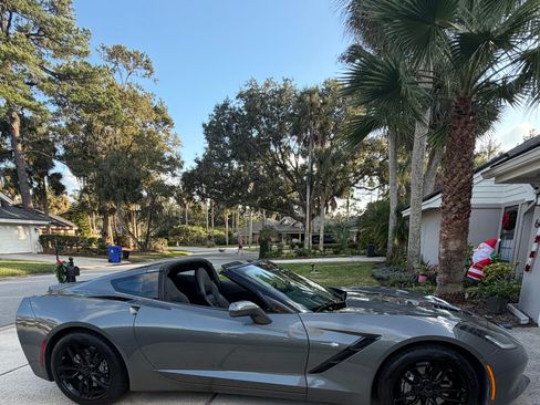Used 2015 Chevrolet Corvette Stingray Coupe image 1