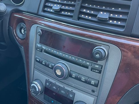 Used 2008 Saturn Aura XR w/ Premium Trim Package image 12