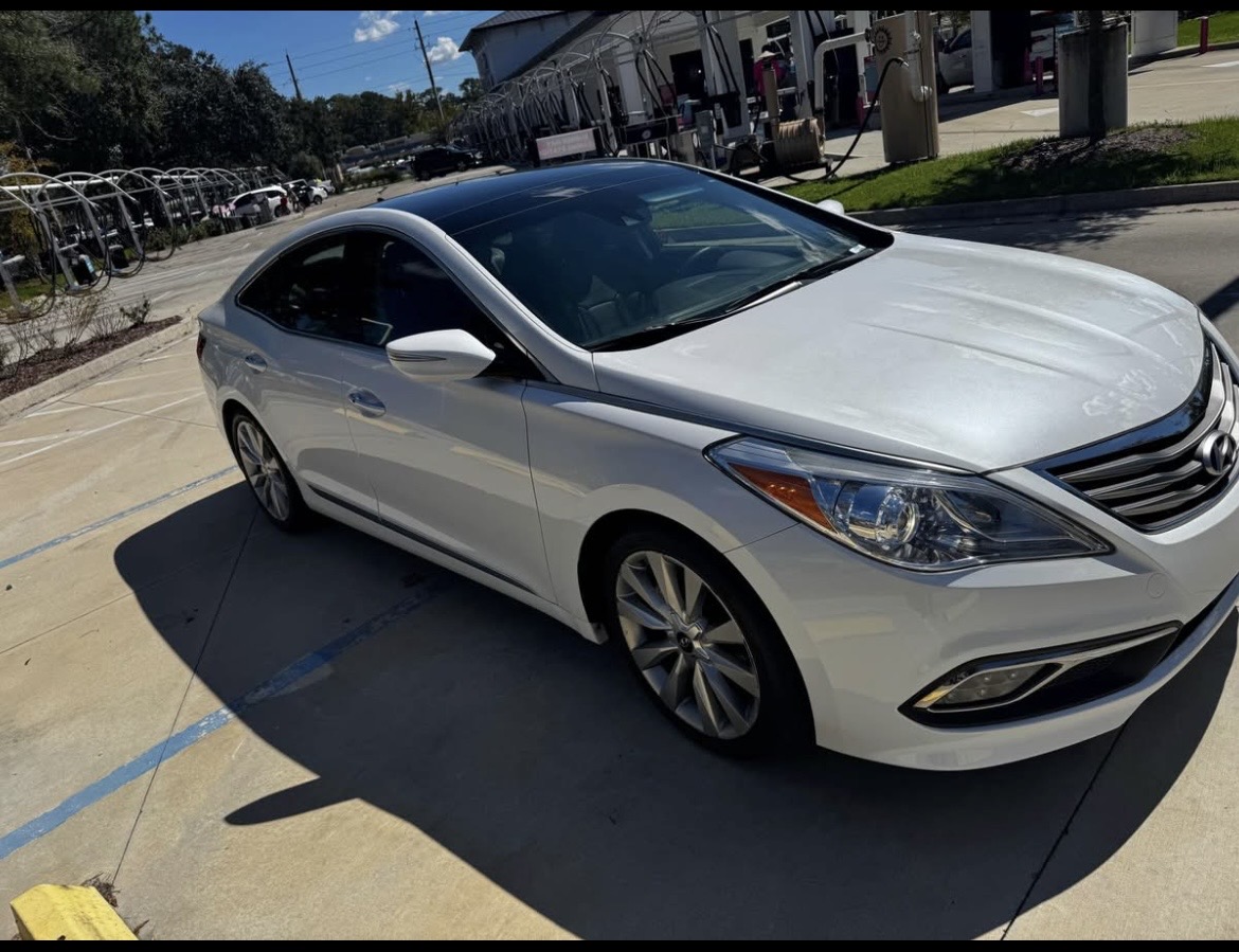 Used 2017 Hyundai Azera Limited FWD image 2
