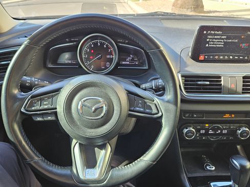 Used 2017 MAZDA MAZDA3 Grand Touring image 18