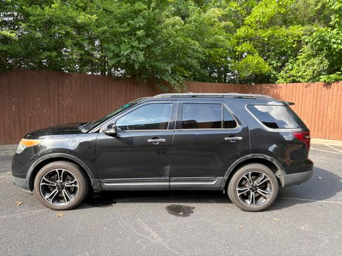 Used 2014 Ford Explorer Sport w/ Equipment Group 401A AWD/4WD image 2