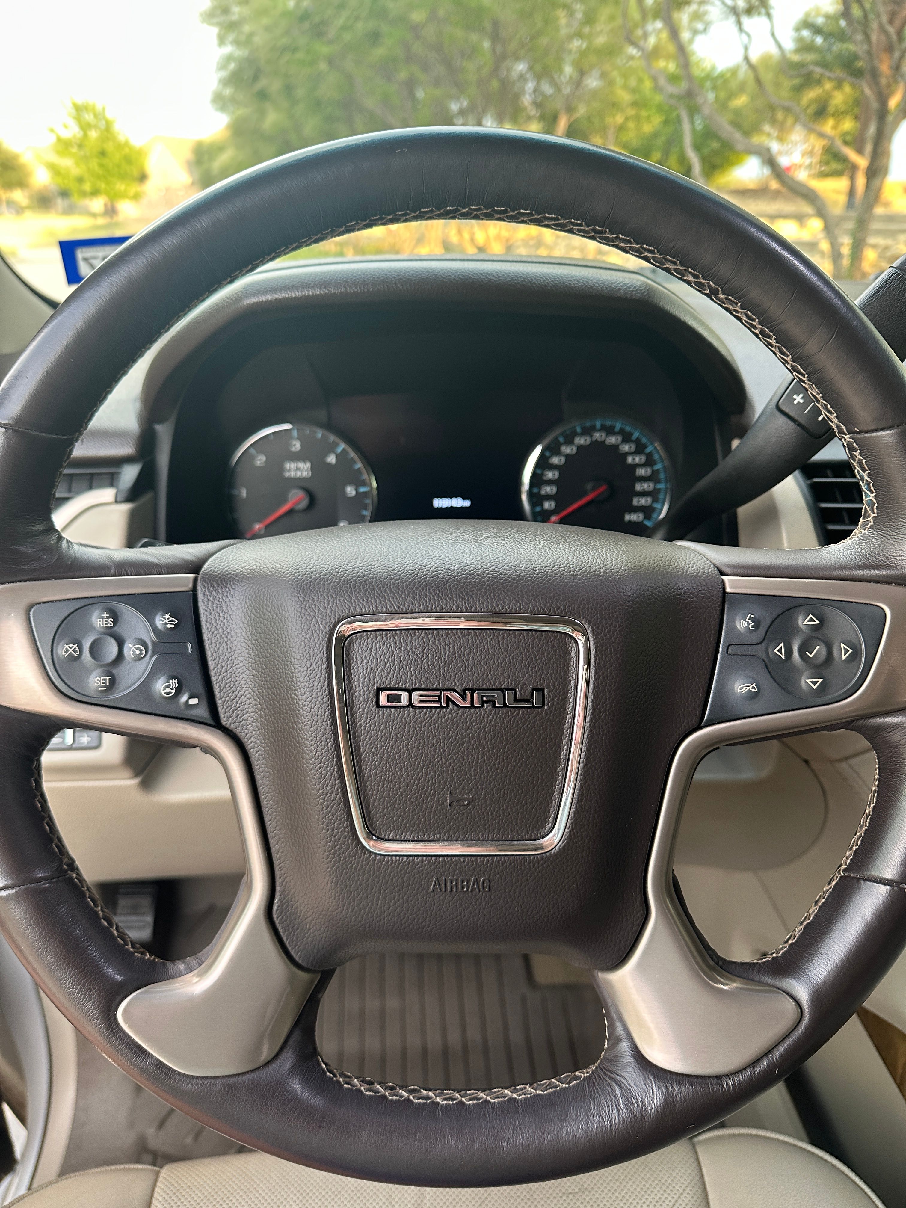 Used 2017 GMC Yukon XL Denali w/ Open Road Package AWD/4WD image 13