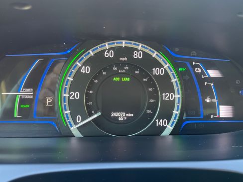 Used 2017 Honda Accord EX-L image 6