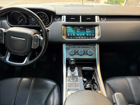 Used 2017 Land Rover Range Rover Sport SE image 11