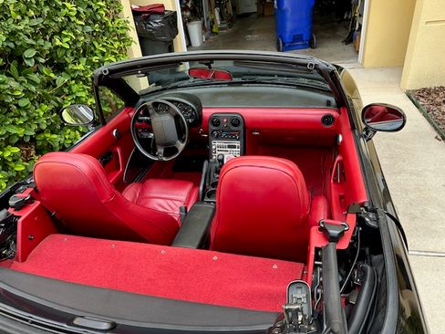 Used 1993 MAZDA MX-5 Miata Limited Edition RWD image 9