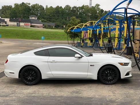 Used 2017 Ford Mustang GT w/ GT Performance Package image 6