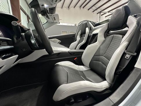 Used 2022 Chevrolet Corvette Stingray Premium Conv w/ Z51 Performance Package image 10