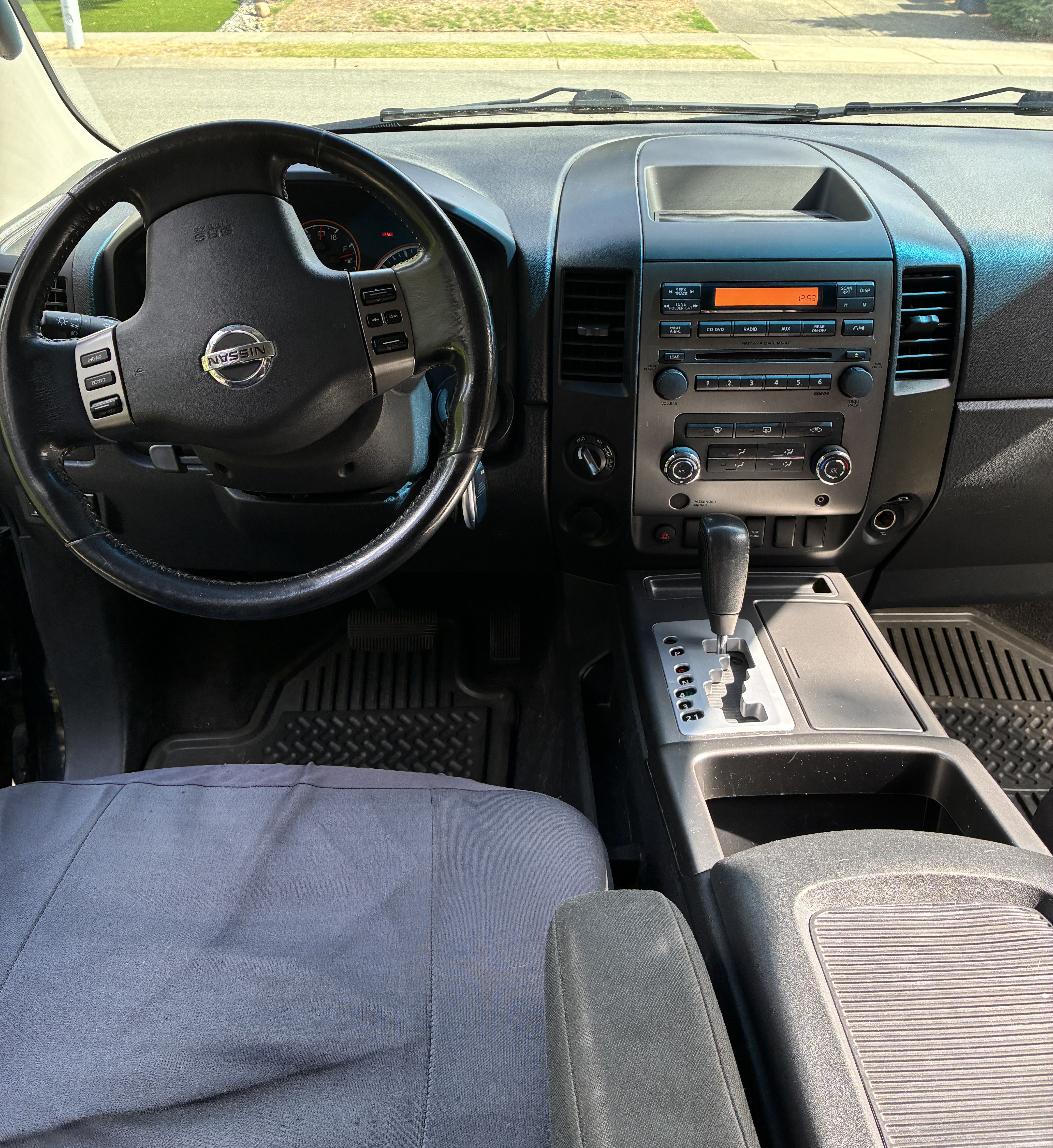 Used 2008 Nissan Titan SE AWD/4WD image 14