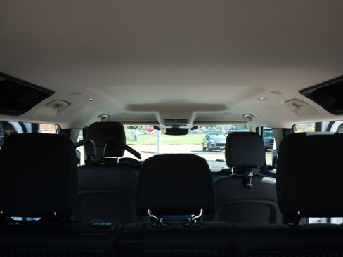 Used 2023 Land Rover Defender 110 S image 17