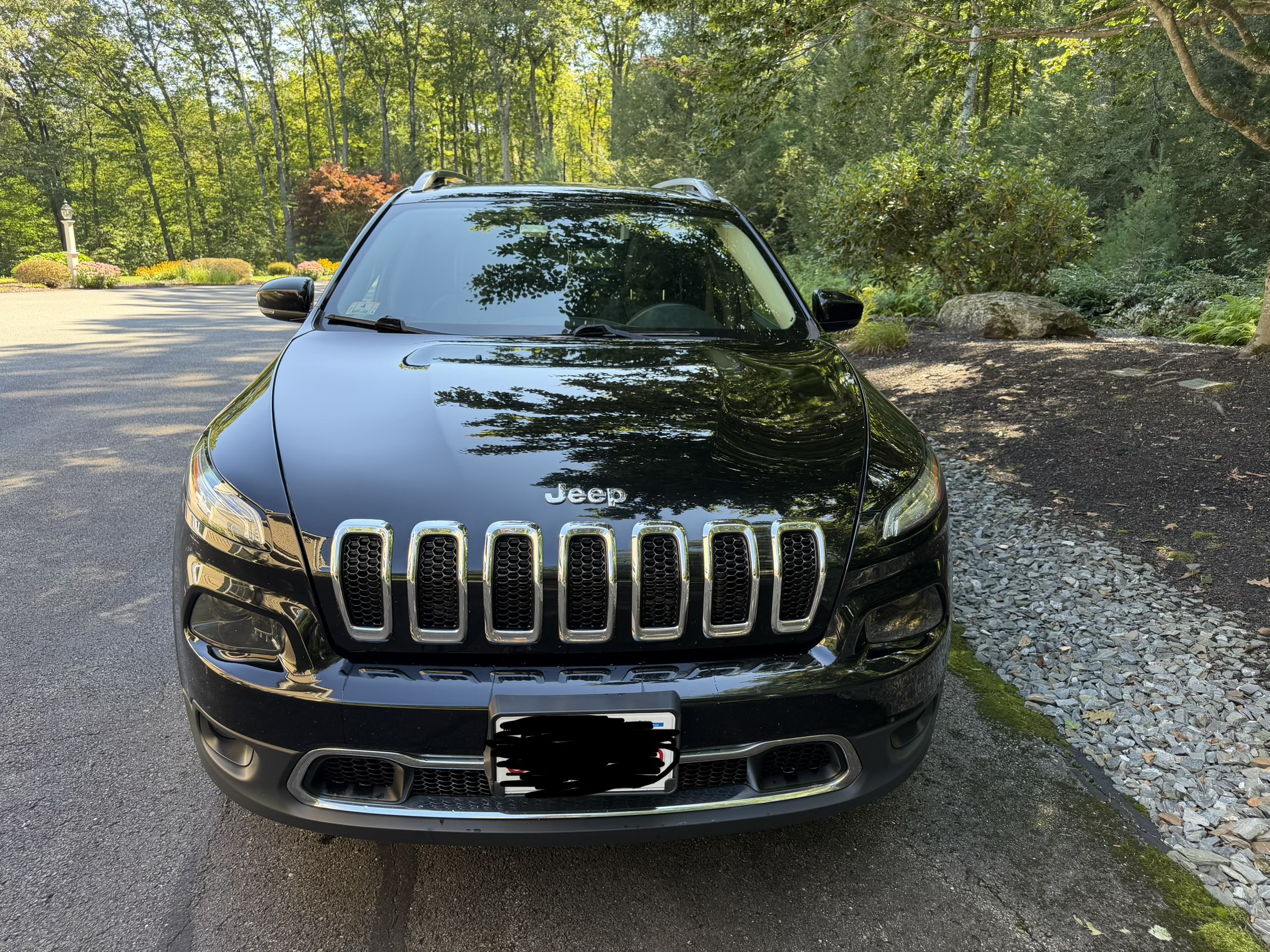 Used 2017 Jeep Cherokee Limited AWD/4WD image 1